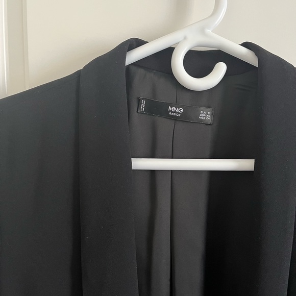 Women’s Blazer - Picture 2 of 3